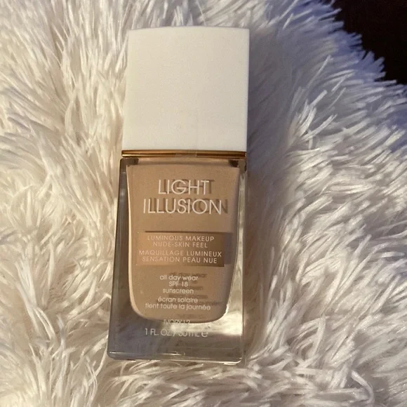 Flower brand - light illusion SPF 15 - Picture 1 of 2